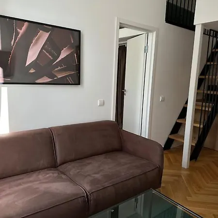 M Loft3 Spacious Center Loft With Free Parking